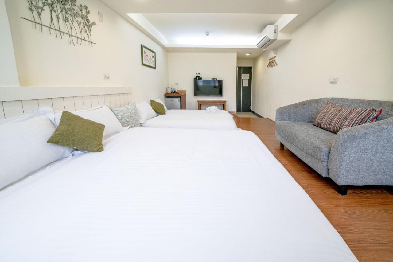 Summer Tree Homestay Tainan Exterior foto