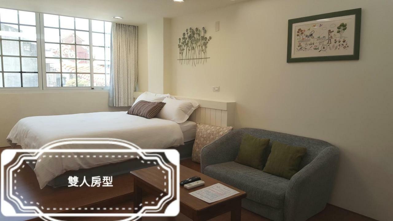 Summer Tree Homestay Tainan Exterior foto